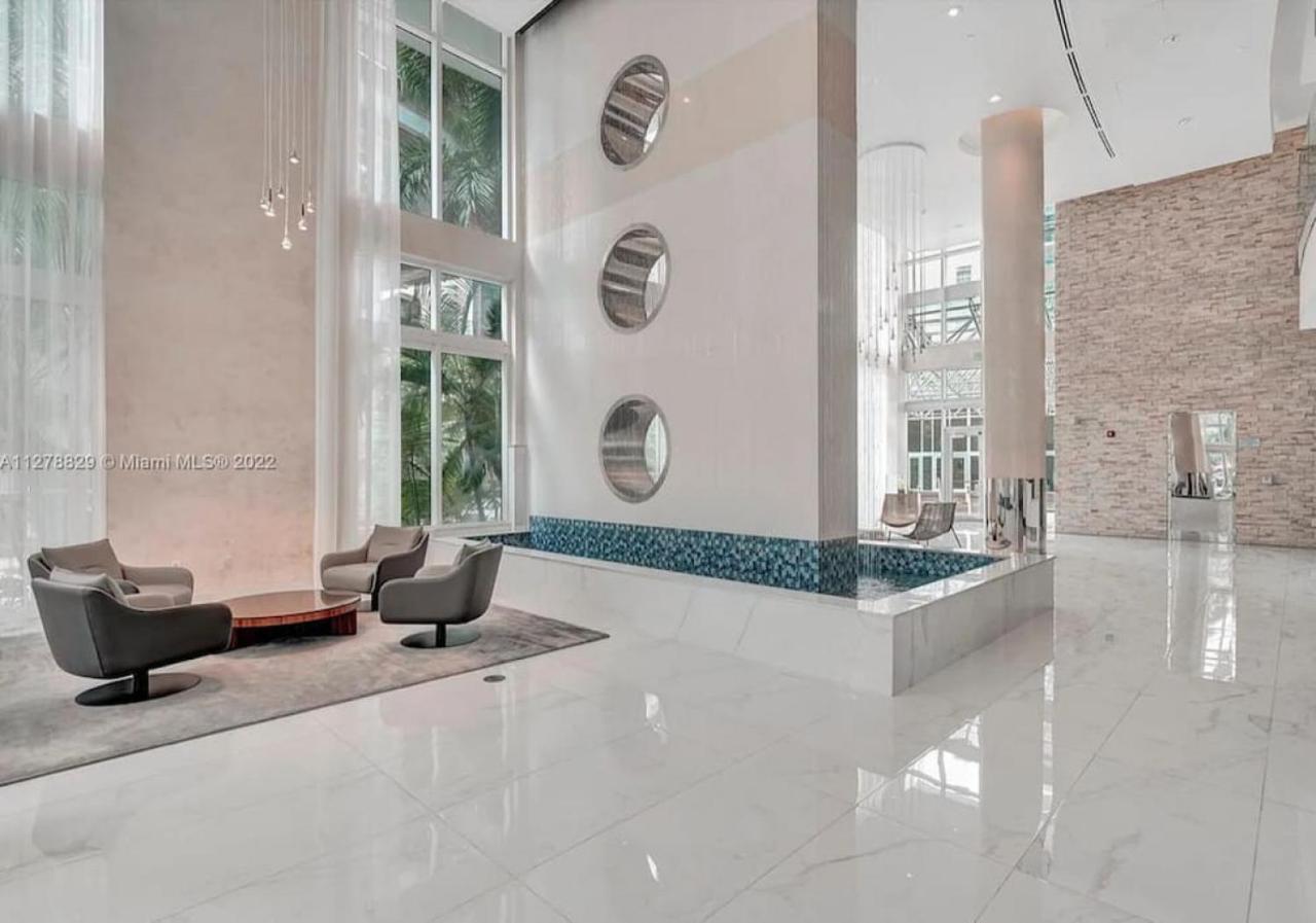 Holiday home Amazing Loft Style 1 Bed With Water And City Views Miami