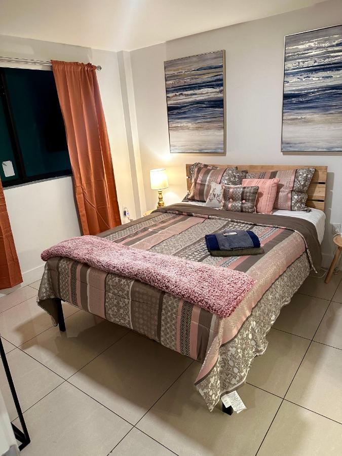 Minutes From South Beach Apartment *
