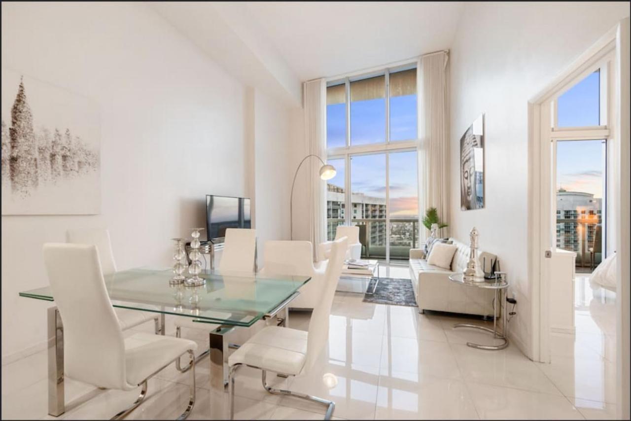 Beautiful One Bedroom 16ft Ceilings At The W Apartment *