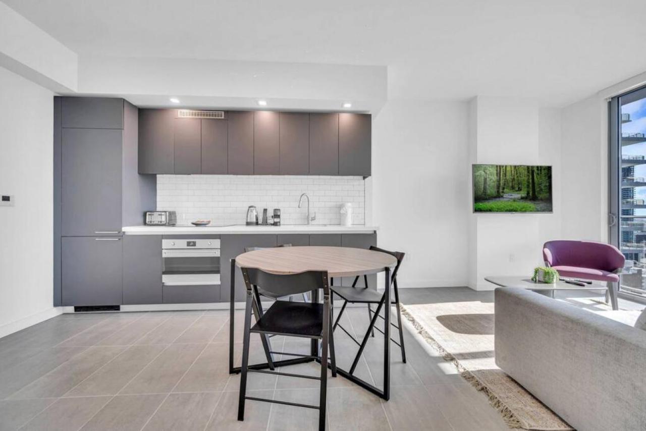 Modern 1 Bed Across From Bayside In Downtown * Miami