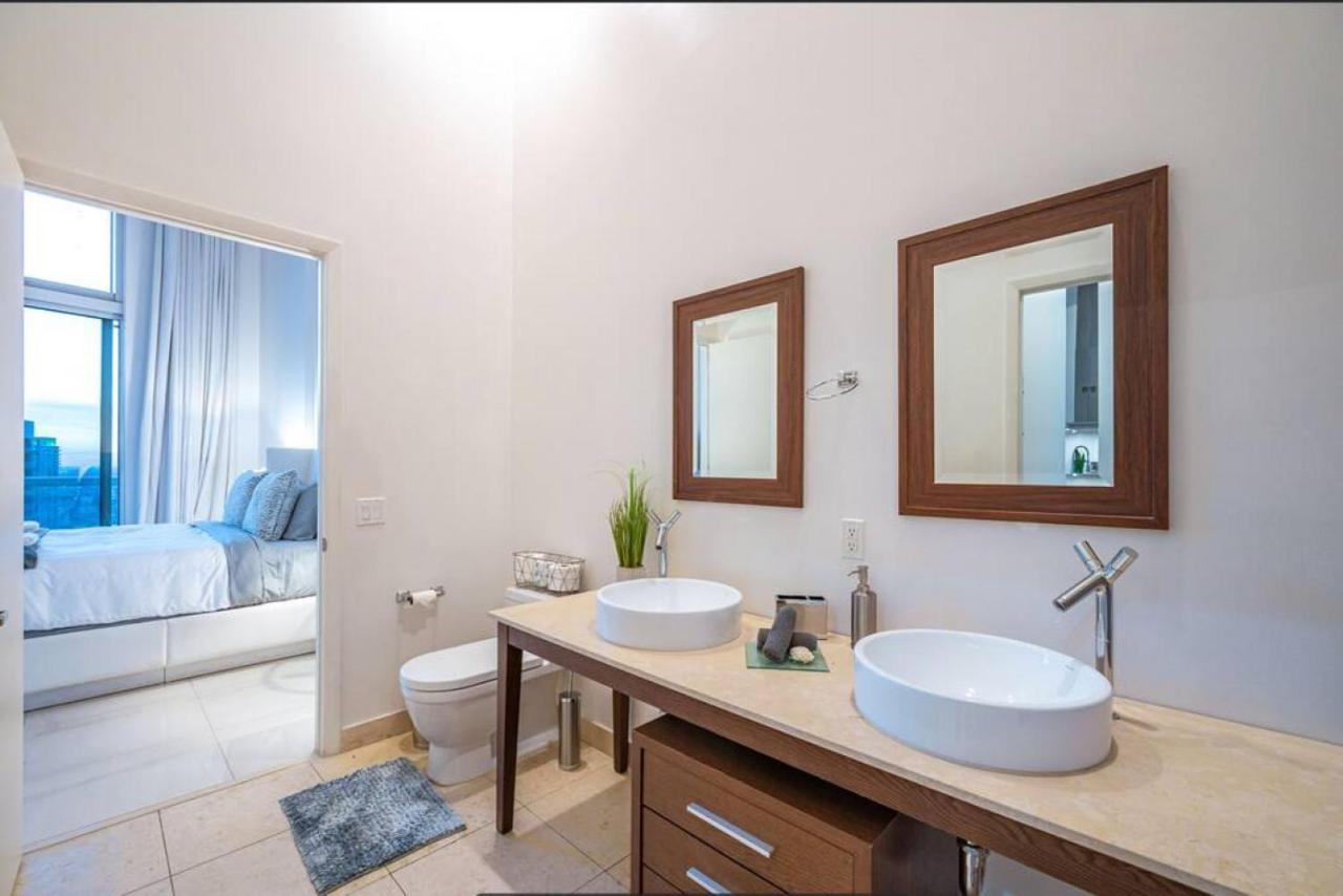 Beautiful One Bedroom 16ft Ceilings At The W Apartment