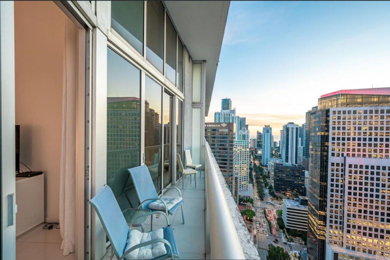 Beautiful One Bedroom 16ft Ceilings At The W