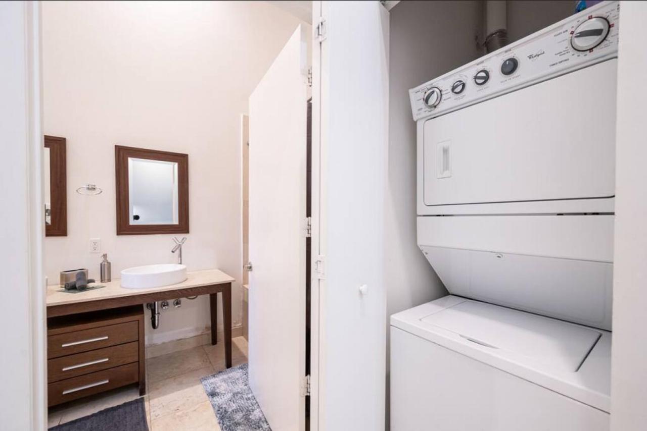 Apartment Beautiful One Bedroom 16ft Ceilings At The W