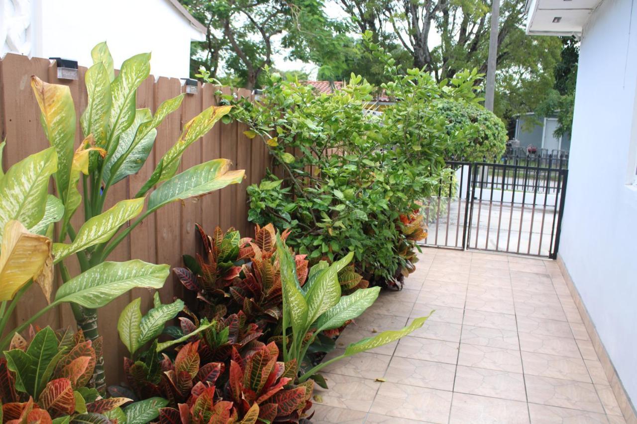 Main House 3 Bed 2 Bath & 1 Bed 1 Bath Casa de férias Miami