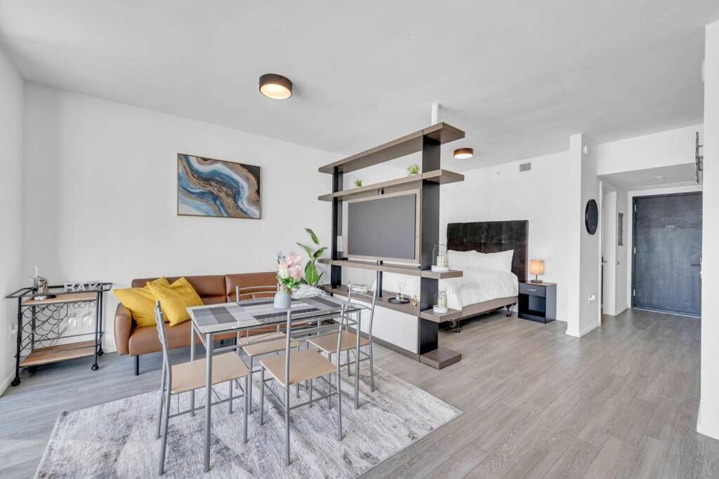 Lovely 1-bedroom Unit Downtown Miami/arena View Apartment