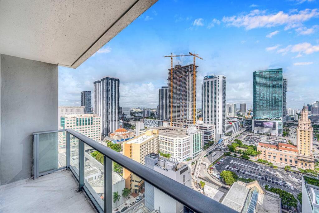 Lovely 1-bedroom Unit Downtown Miami/arena View Apartment Miami