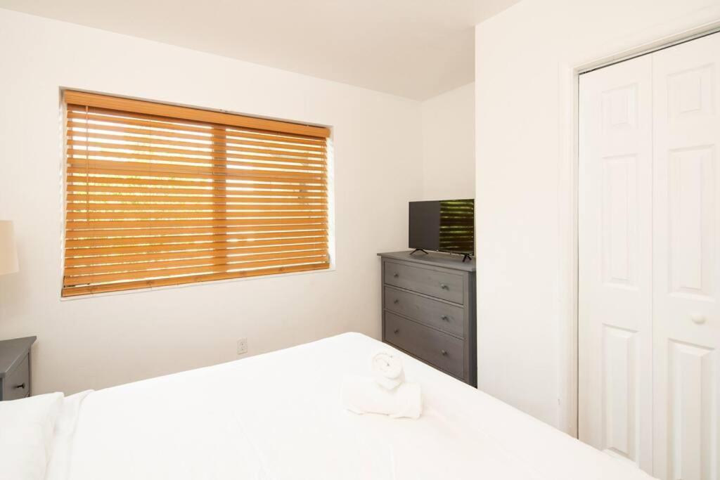 Holiday home Modern 5 Bedroom 15 Min To The