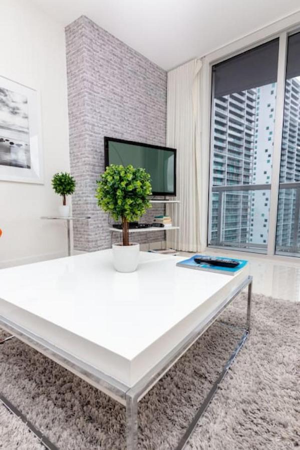 Deluxe Brickell W Pool Gym Views Holiday home