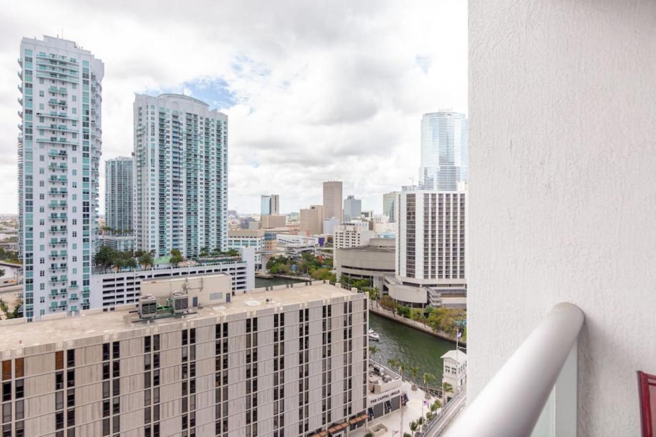 Holiday home Deluxe Brickell W Pool Gym Views *