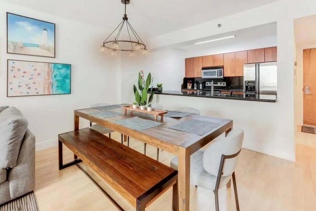 Luxe 1br With Balcony Bay View Pool Gym Parking * Miami