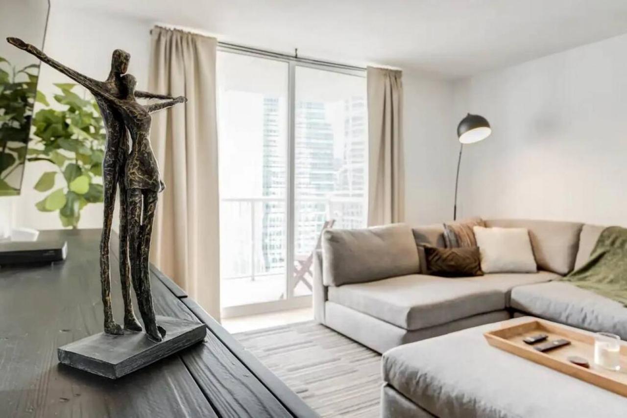 Luxe 1br With Balcony Bay View Pool Gym Parking Holiday home *