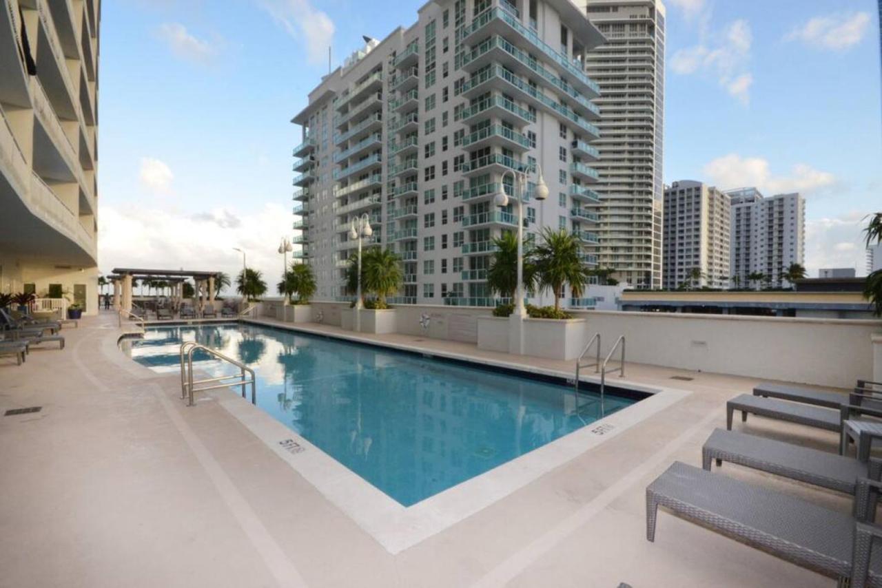 Luxury Located In The Heart Of Holiday home Miami