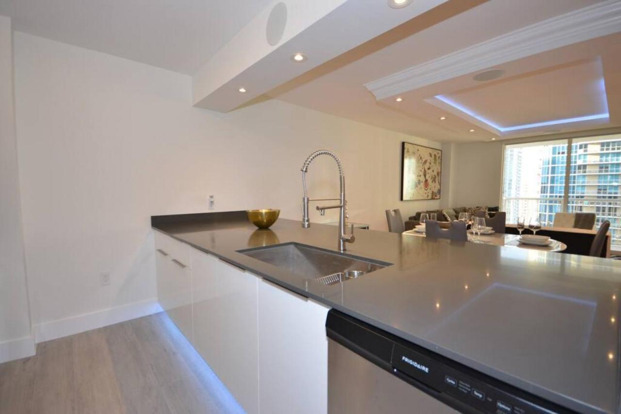 Luxury Located In The Heart Of Holiday home Miami