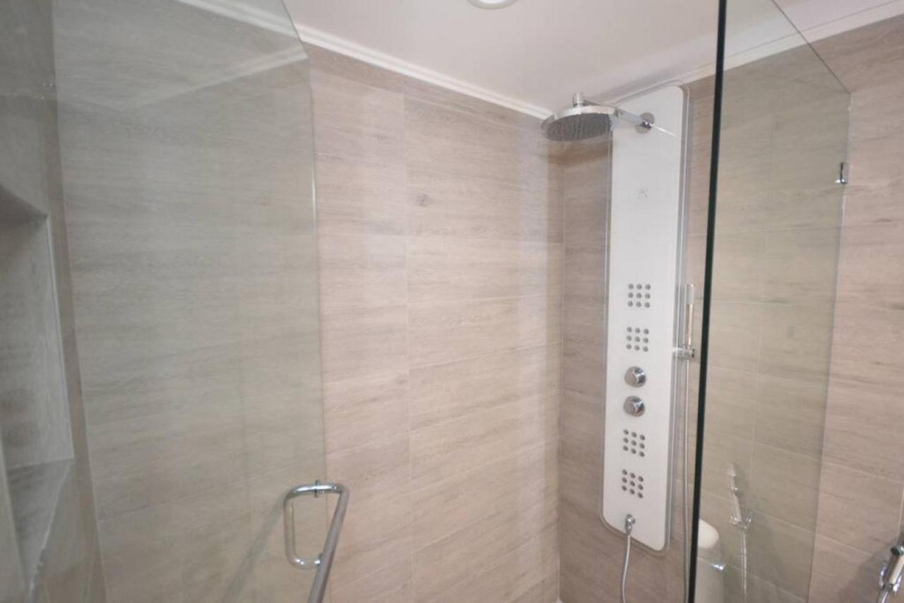 Luxury Located In The Heart Of Holiday home Miami