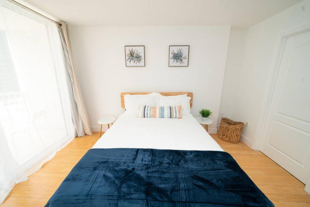 2bed 2 Bath Airbnb Friendly Building With Pool, Hot Tub, And Gym Holiday home