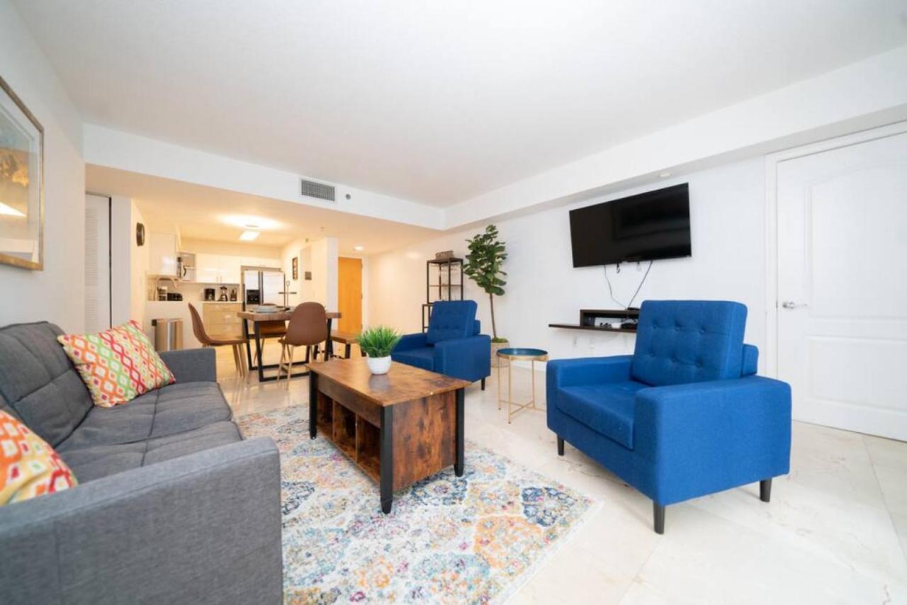 Holiday home 2bed 2 Bath Airbnb Friendly Building With Pool, Hot Tub, And Gym