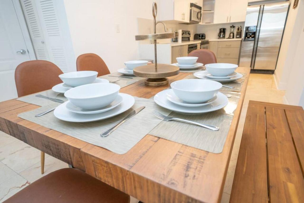 Holiday home 2bed 2 Bath Airbnb Friendly Building With Pool, Hot Tub, And Gym *