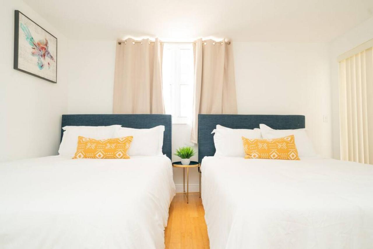 Holiday home 2bed 2 Bath Airbnb Friendly Building With Pool, Hot Tub, And Gym *