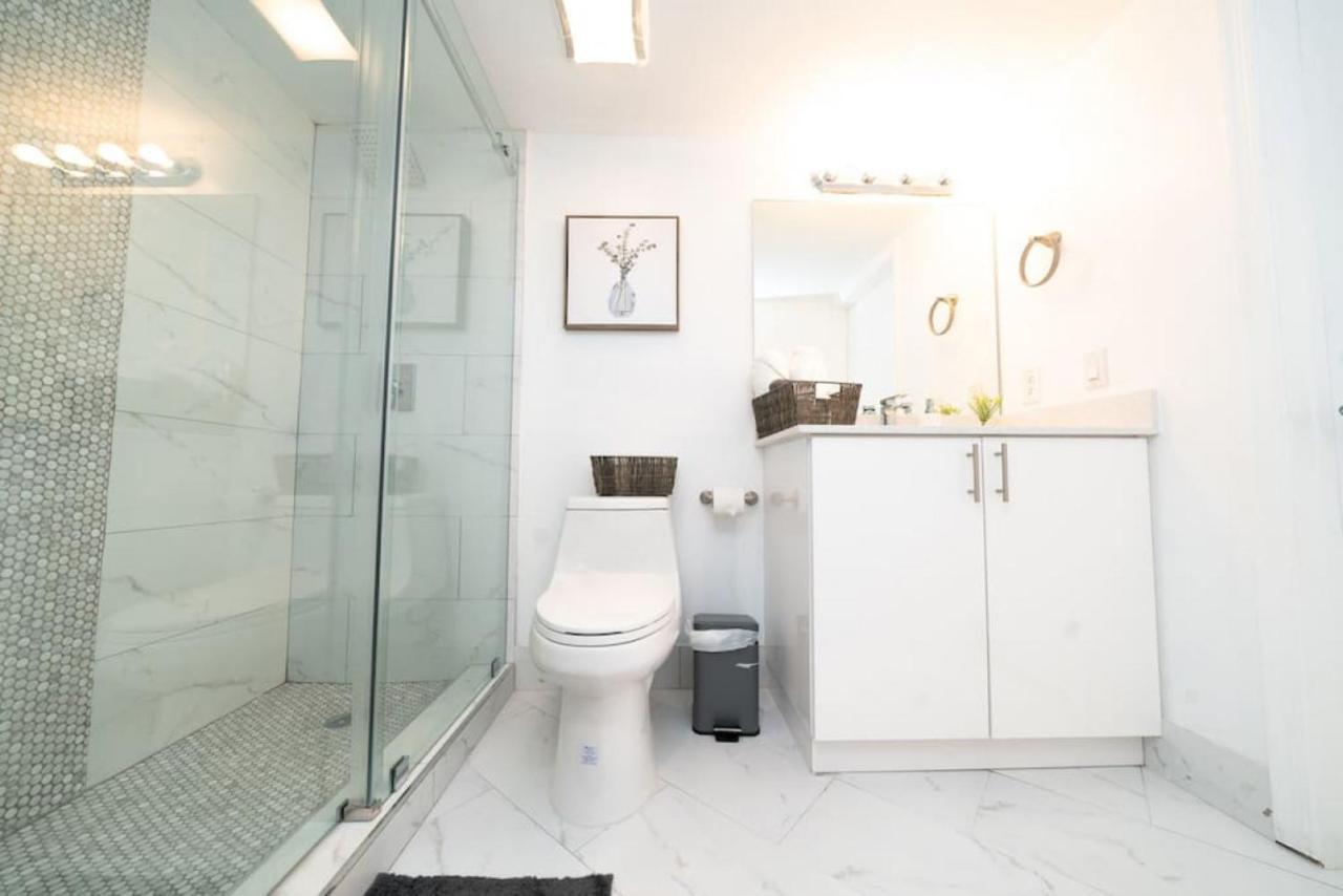 2bed 2 Bath Airbnb Friendly Building With Pool, Hot Tub, And Gym Holiday home
