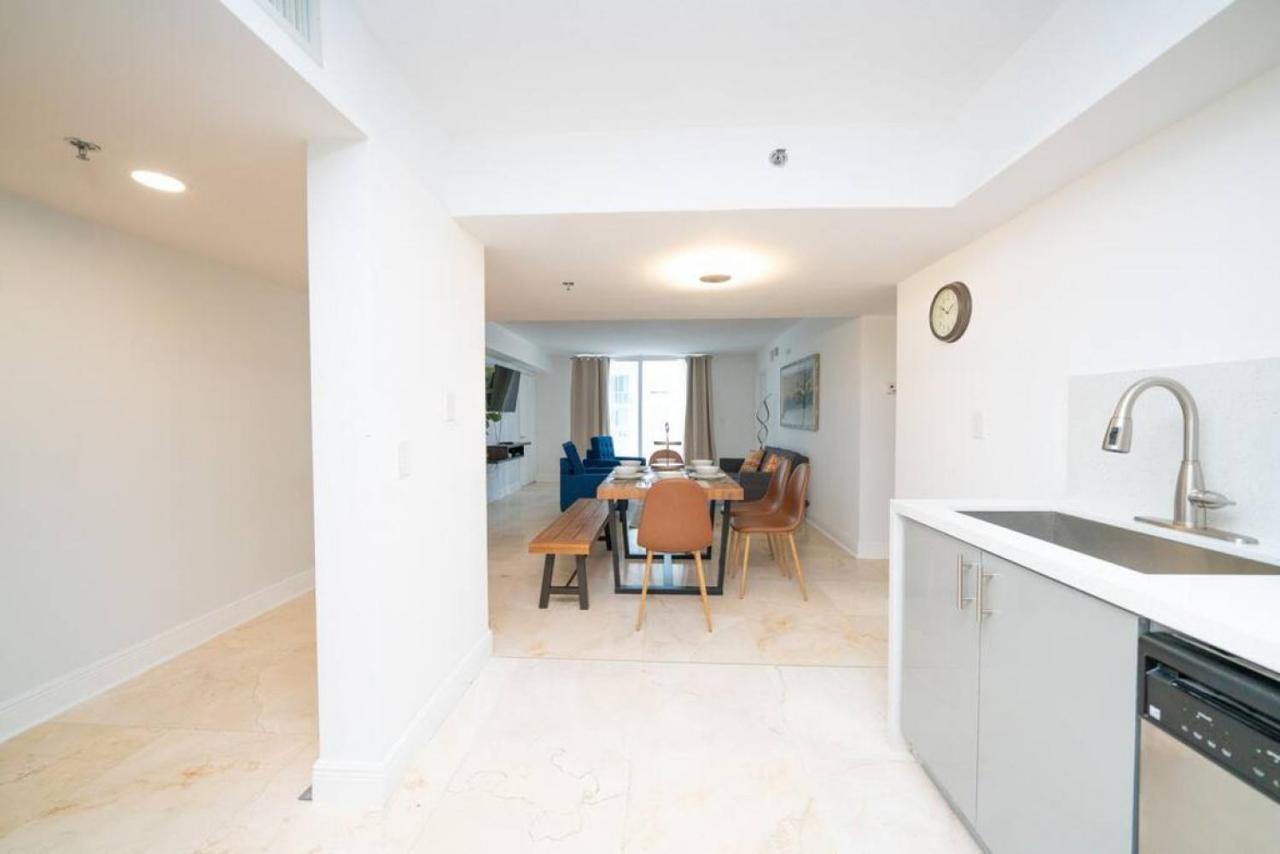 Holiday home 2bed 2 Bath Airbnb Friendly Building With Pool, Hot Tub, And Gym Miami