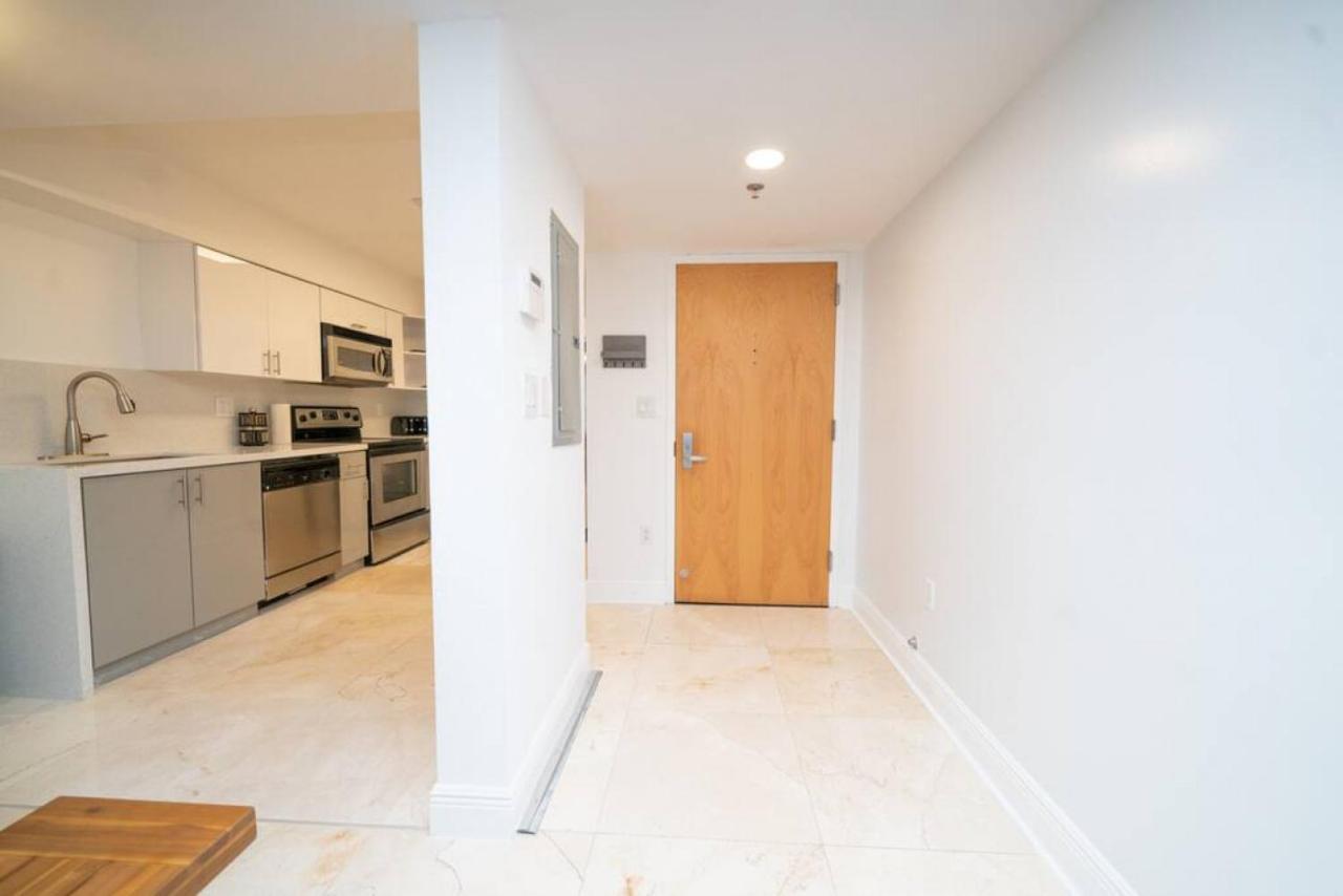 Holiday home 2bed 2 Bath Airbnb Friendly Building With Pool, Hot Tub, And Gym