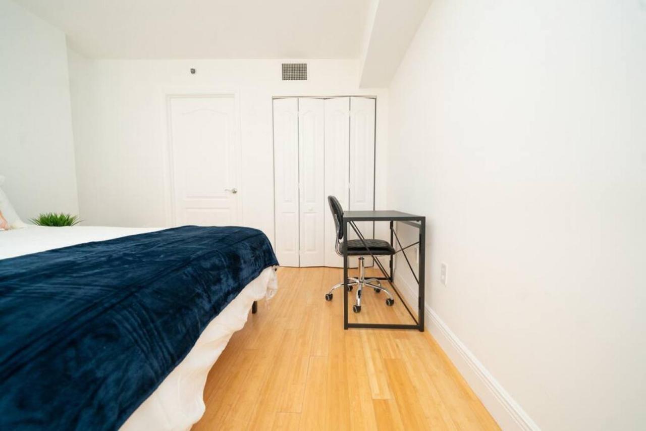 Holiday home 2bed 2 Bath Airbnb Friendly Building With Pool, Hot Tub, And Gym *
