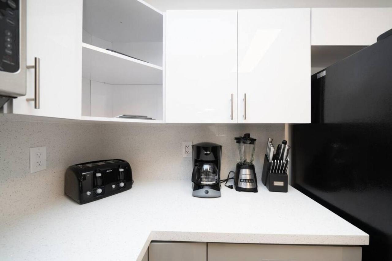 2bed 2 Bath Airbnb Friendly Building With Pool, Hot Tub, And Gym Holiday home