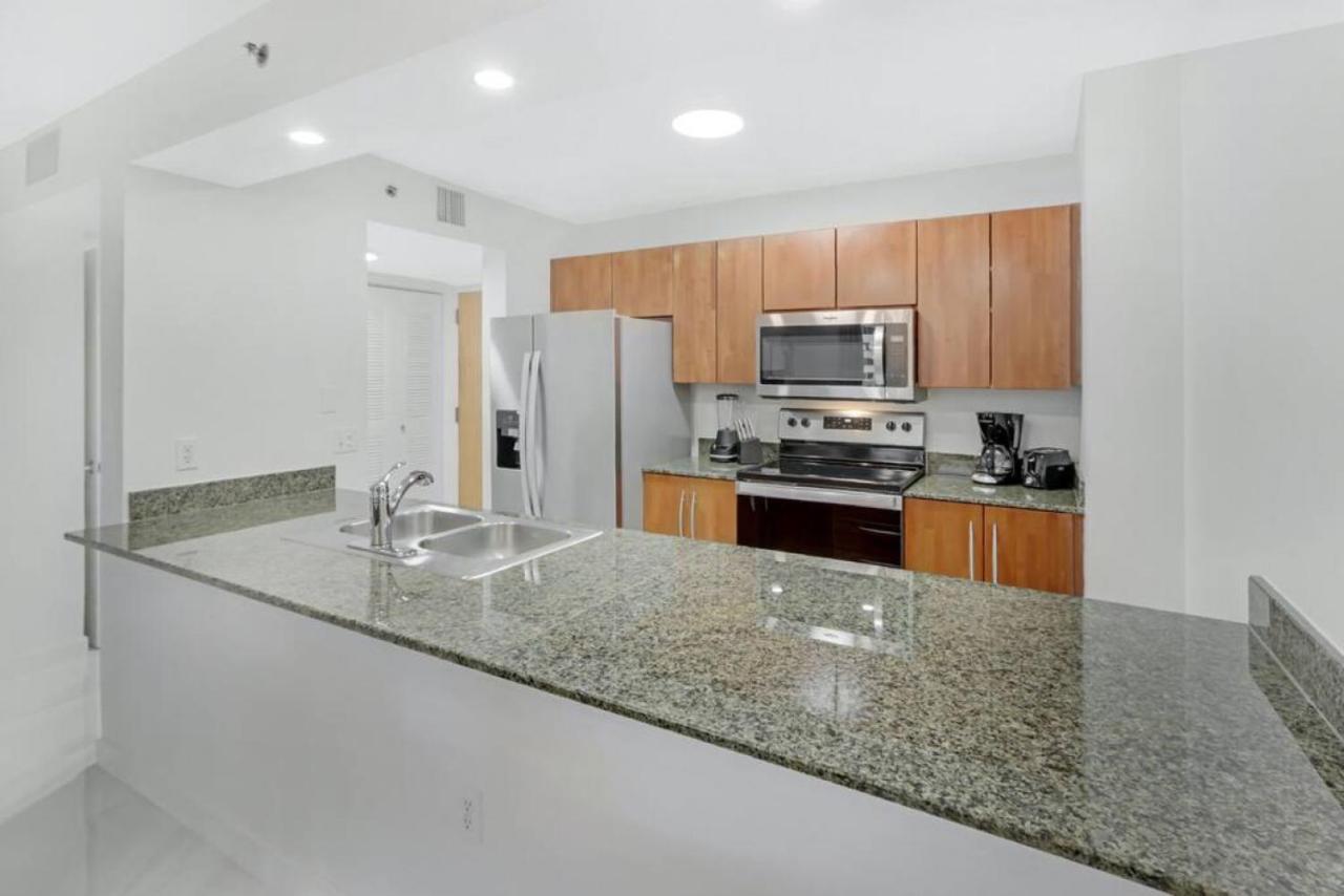 Holiday home Deluxe 1 Bedroom With Pool, Parking, Balcony And Ocean Views Miami