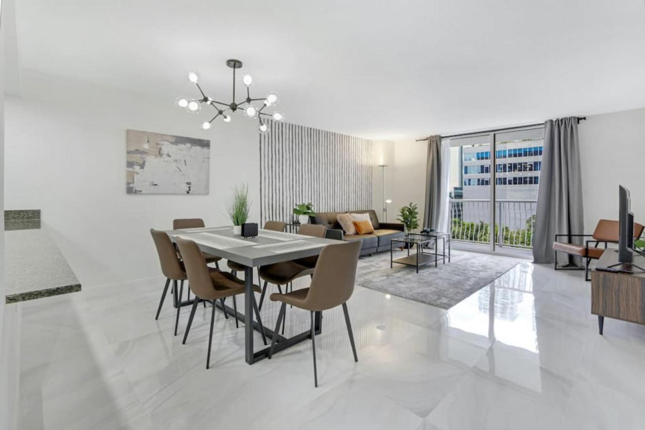 Deluxe 1 Bedroom With Pool, Parking, Balcony And Ocean Views *