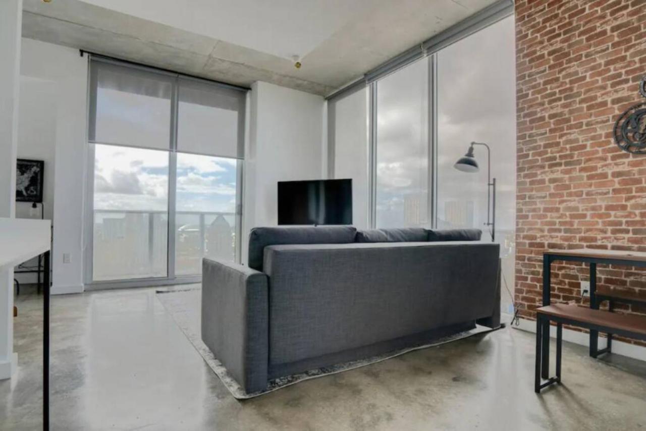 Holiday home Sun-splashed 1br Unit In Dwtn With Wfh *