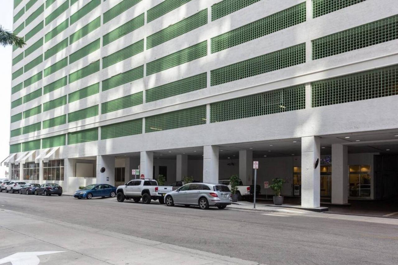 Ocean And Views Lux Brickell Sleeps, 4 King Bd Holiday home Miami