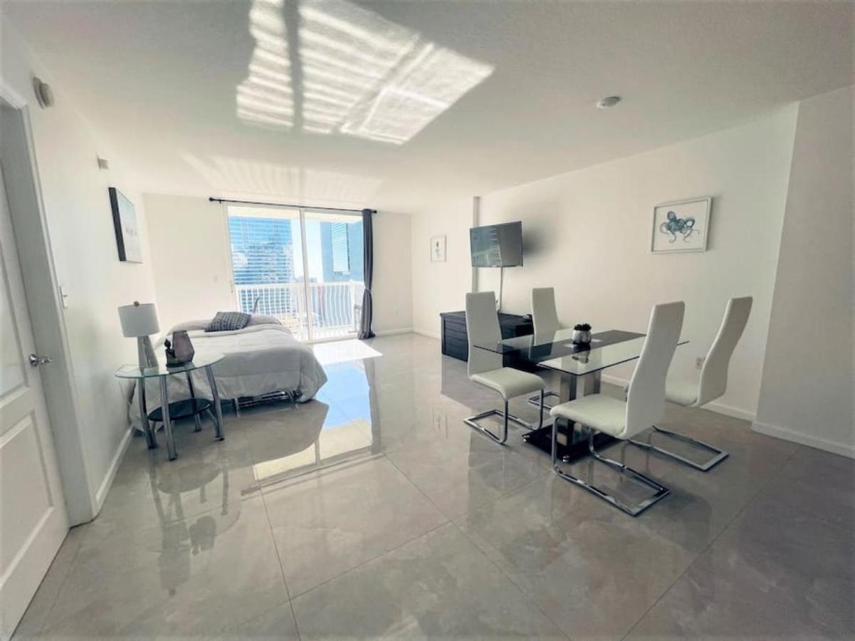 Holiday home Airbnb-friendly Balcony Brickell With Parking Miami