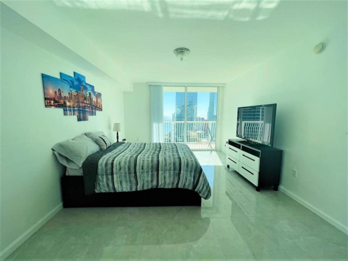 Airbnb-friendly Balcony Brickell With Parking Holiday home