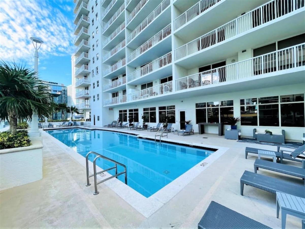 Airbnb-friendly Balcony Brickell With Parking * Miami