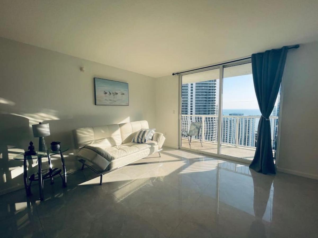 Airbnb-friendly Balcony Brickell With Parking