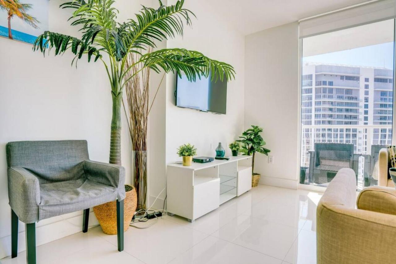 Penthouse With Ocean And Views In Lux Brickell Sleeps 4 Holiday home Miami