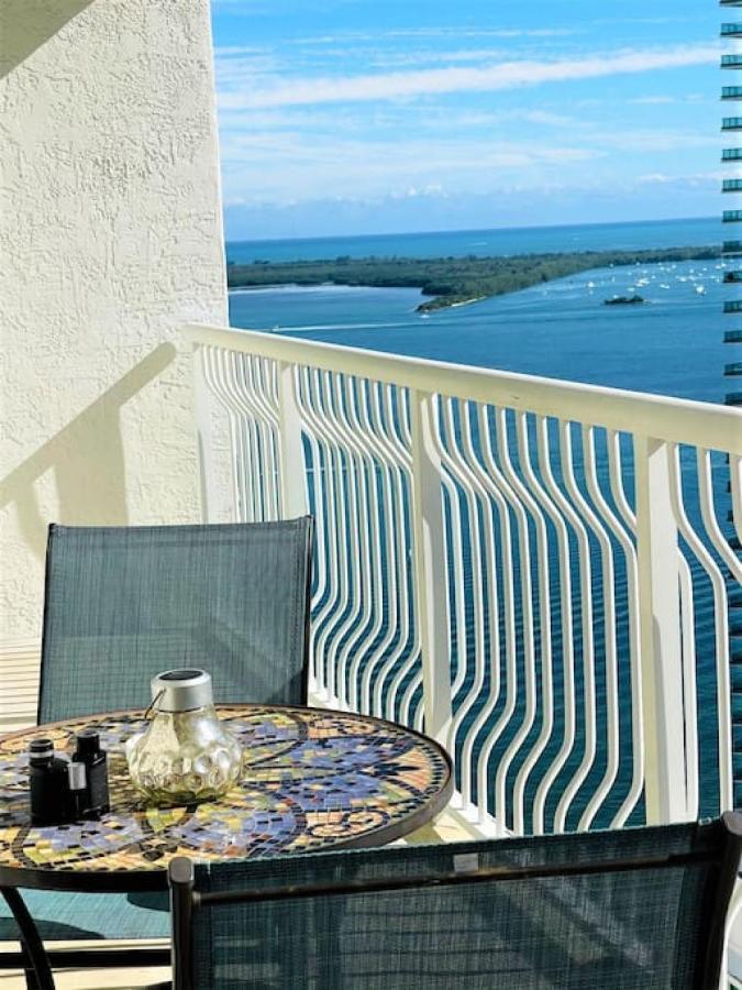 Airbnb-friendly Balcony Brickell With Parking Holiday home *