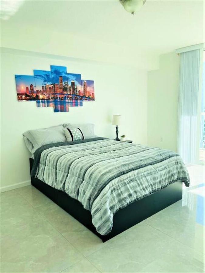 Airbnb-friendly Balcony Brickell With Parking