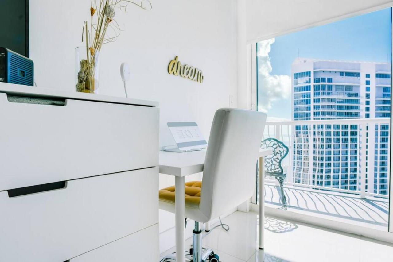 Penthouse With Ocean And Views In Lux Brickell Sleeps 4 Holiday home Miami