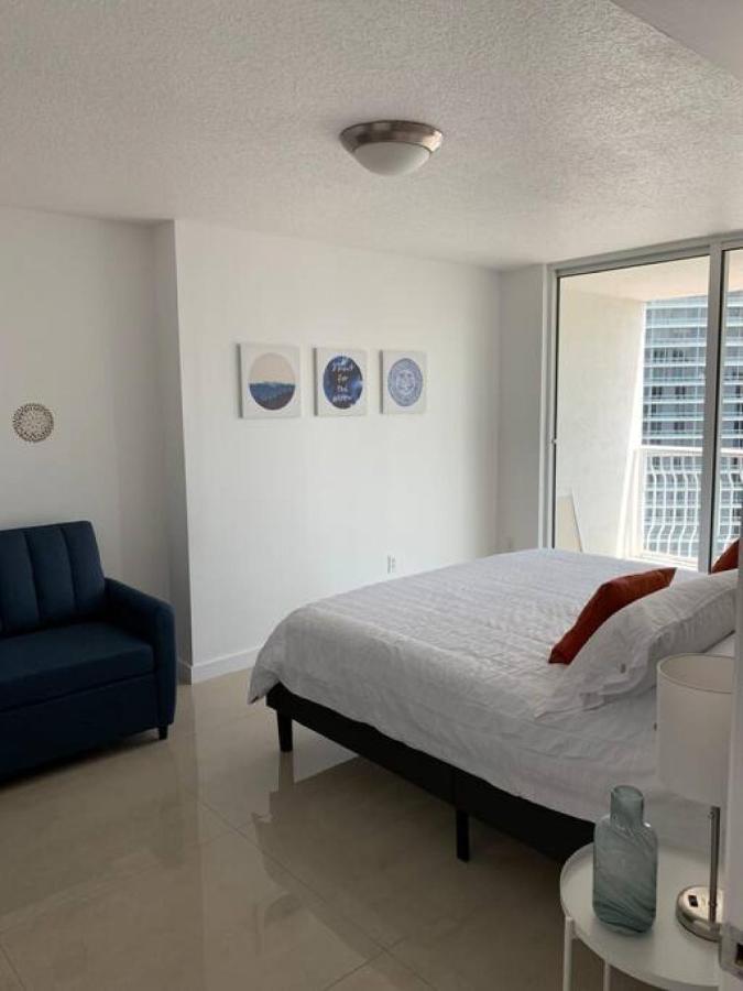 Sunshine Ocean And Views 1 Bedroom Paradise With Parking Miami
