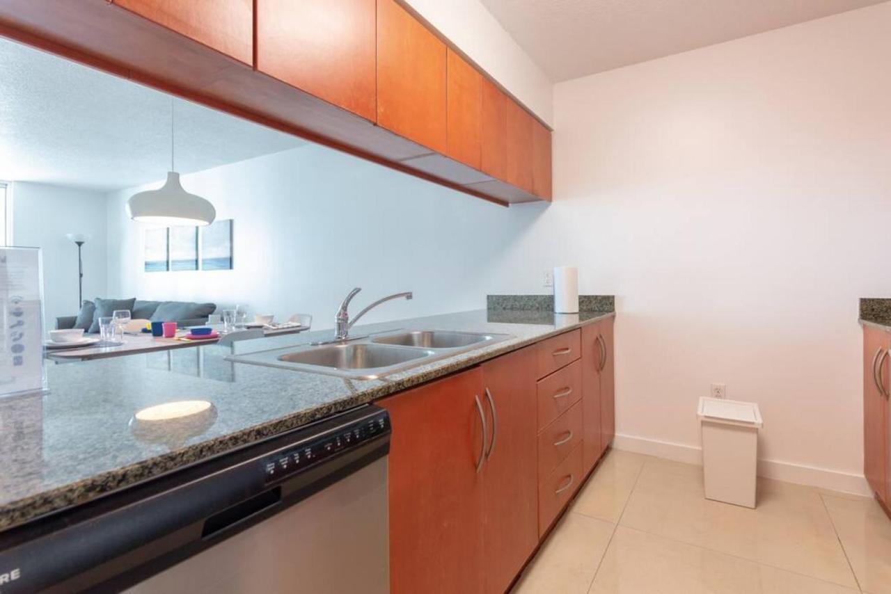Sunshine Ocean And Views 1 Bedroom Paradise With Parking *