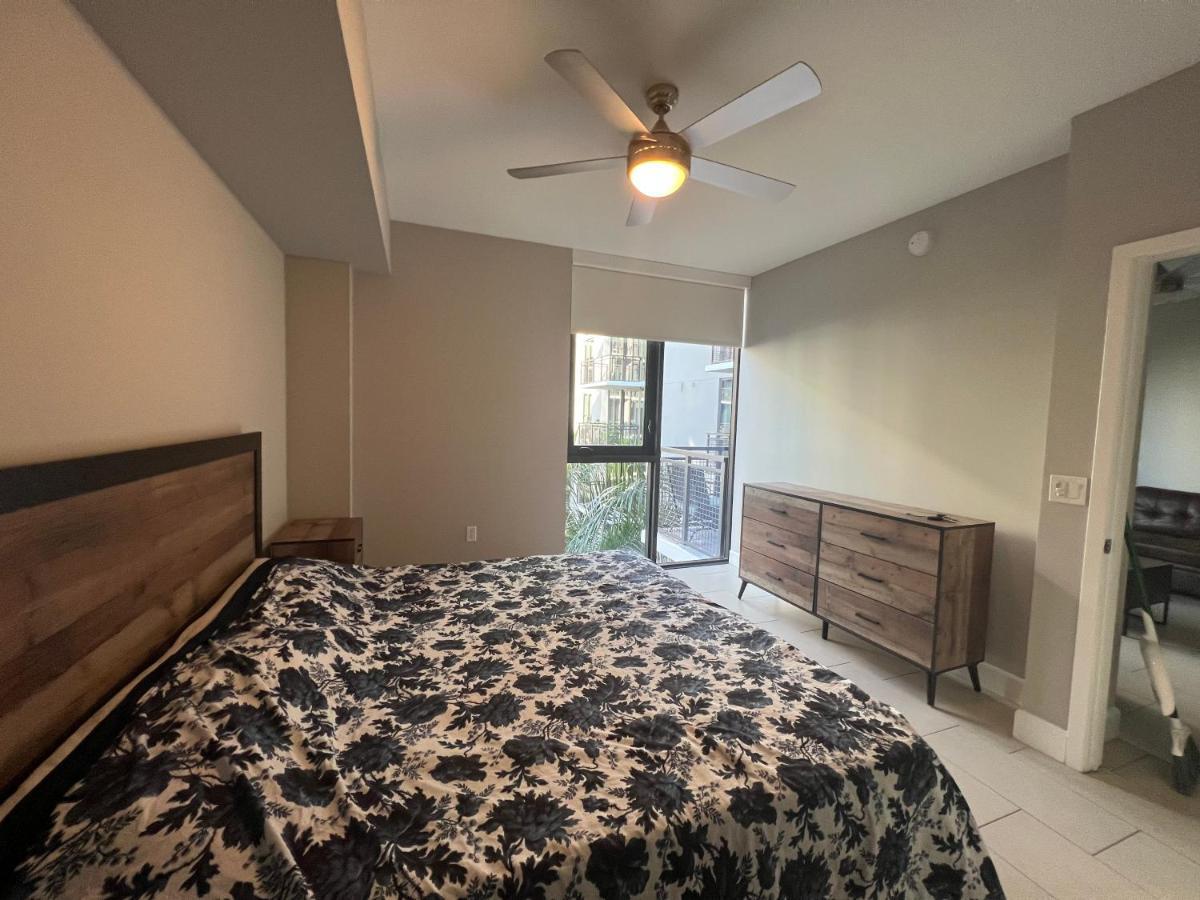 Apartment Upscale 2-bedroom Balcony And Pool View & Luxury Amenities In Miami-doral, Mins To Intl