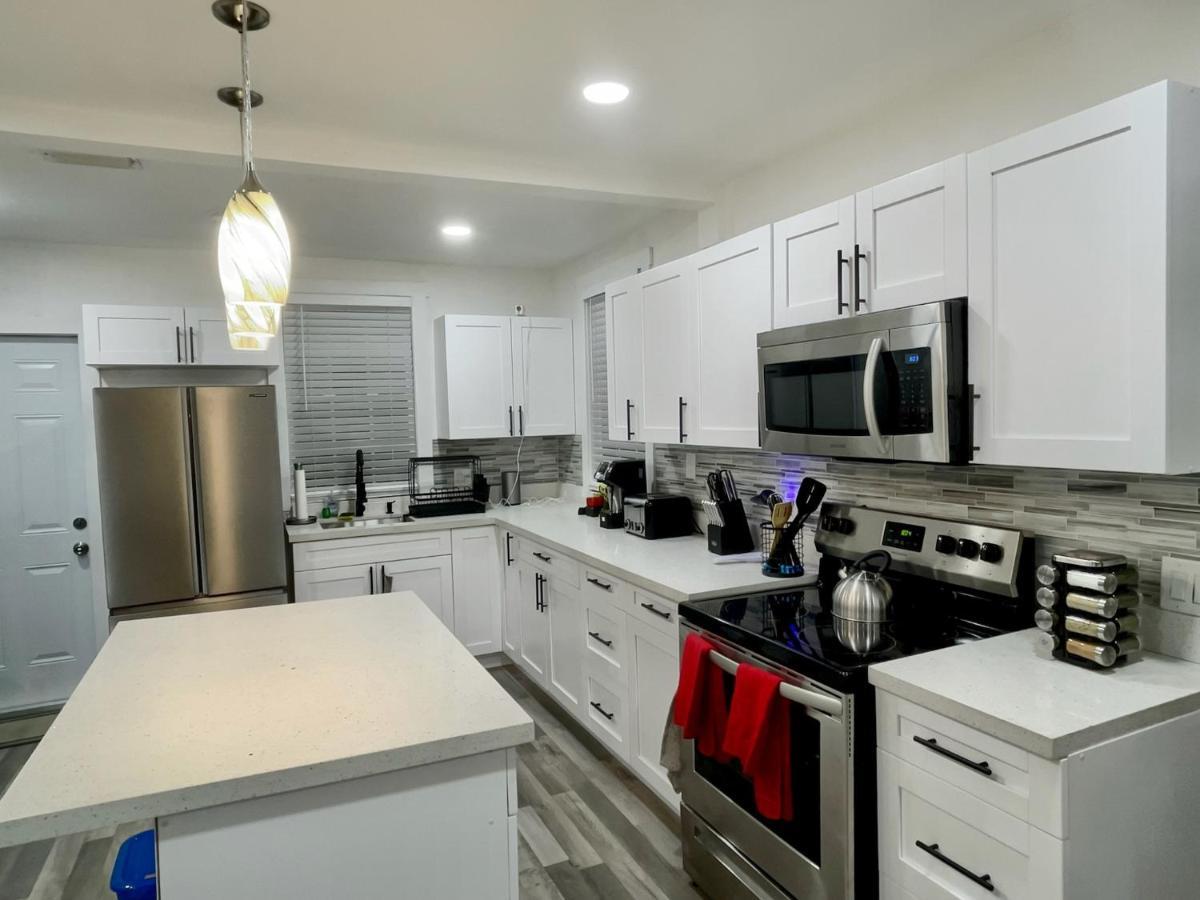 Designer House 3 Bed King Bed Close To South Beach Holiday home *