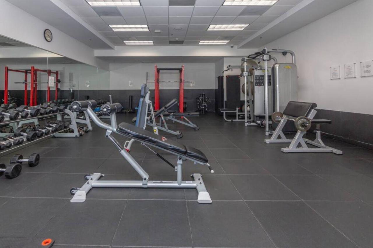 2bed 2 Bath Airbnb Friendly Building With Pool, Hot Tub, And Gym Holiday home Miami