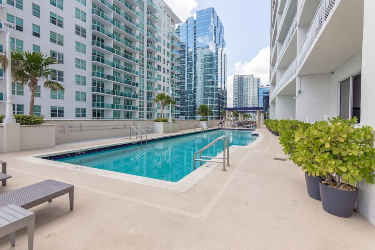 2bed 2 Bath Airbnb Friendly Building With Pool, Hot Tub, And Gym Holiday home
