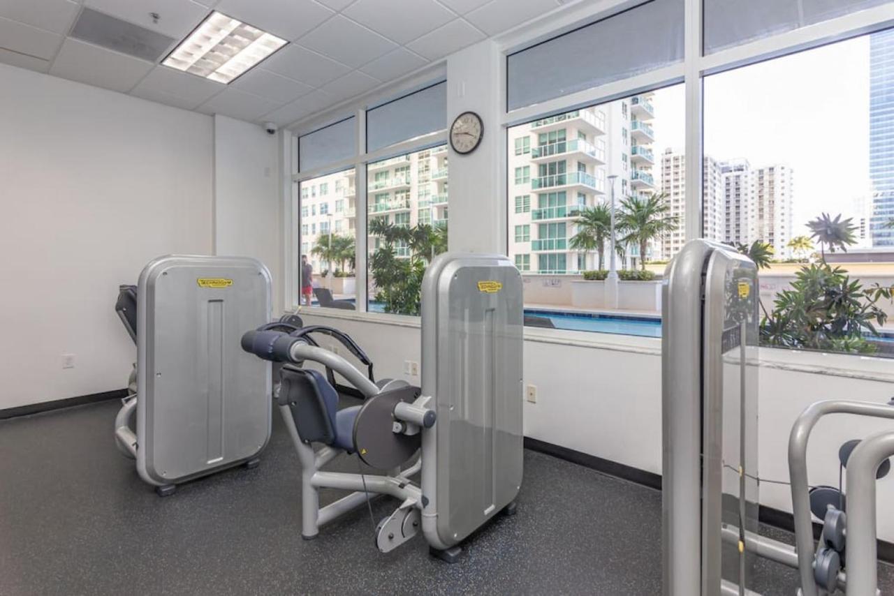 2bed 2 Bath Airbnb Friendly Building With Pool, Hot Tub, And Gym Miami