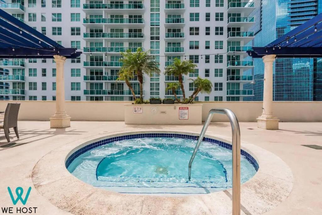 We Host - Amazing Brickell With Ocean-pool View *