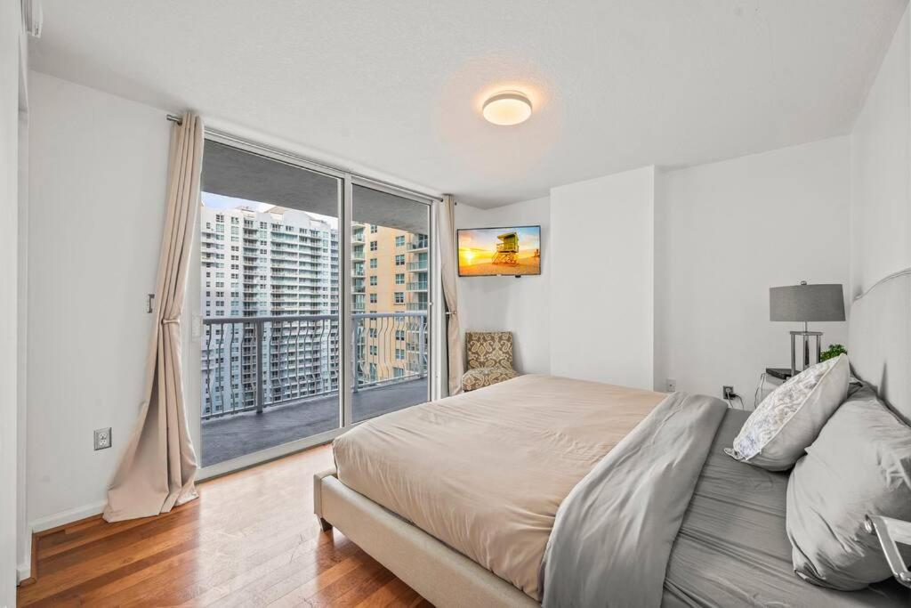 Spacious Ocean View Unit In The Heart Of Brickell Apartment