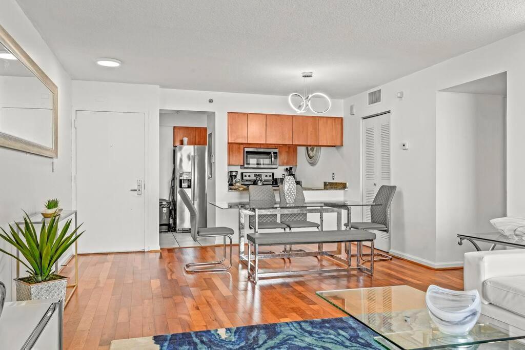Apartment Spacious Ocean View Unit In The Heart Of Brickell