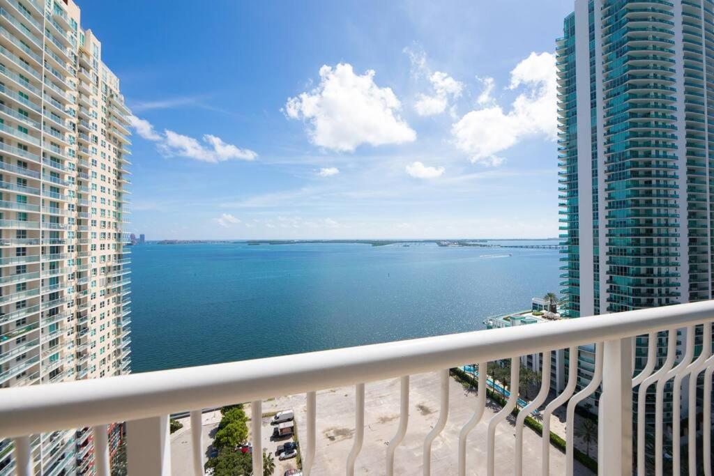 Ocean View 3 Bedrooms In W Parking Apartment Miami